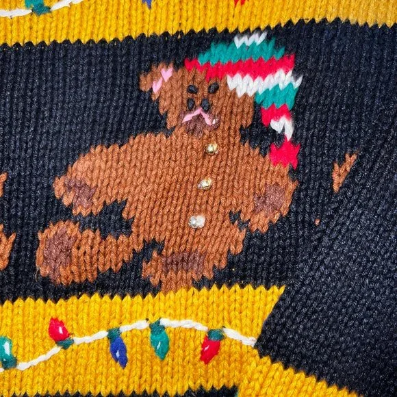 Traditional Tradng Co Christmas Holiday Sweater with a Varsity Vibe Size… - Picture 9 of 10